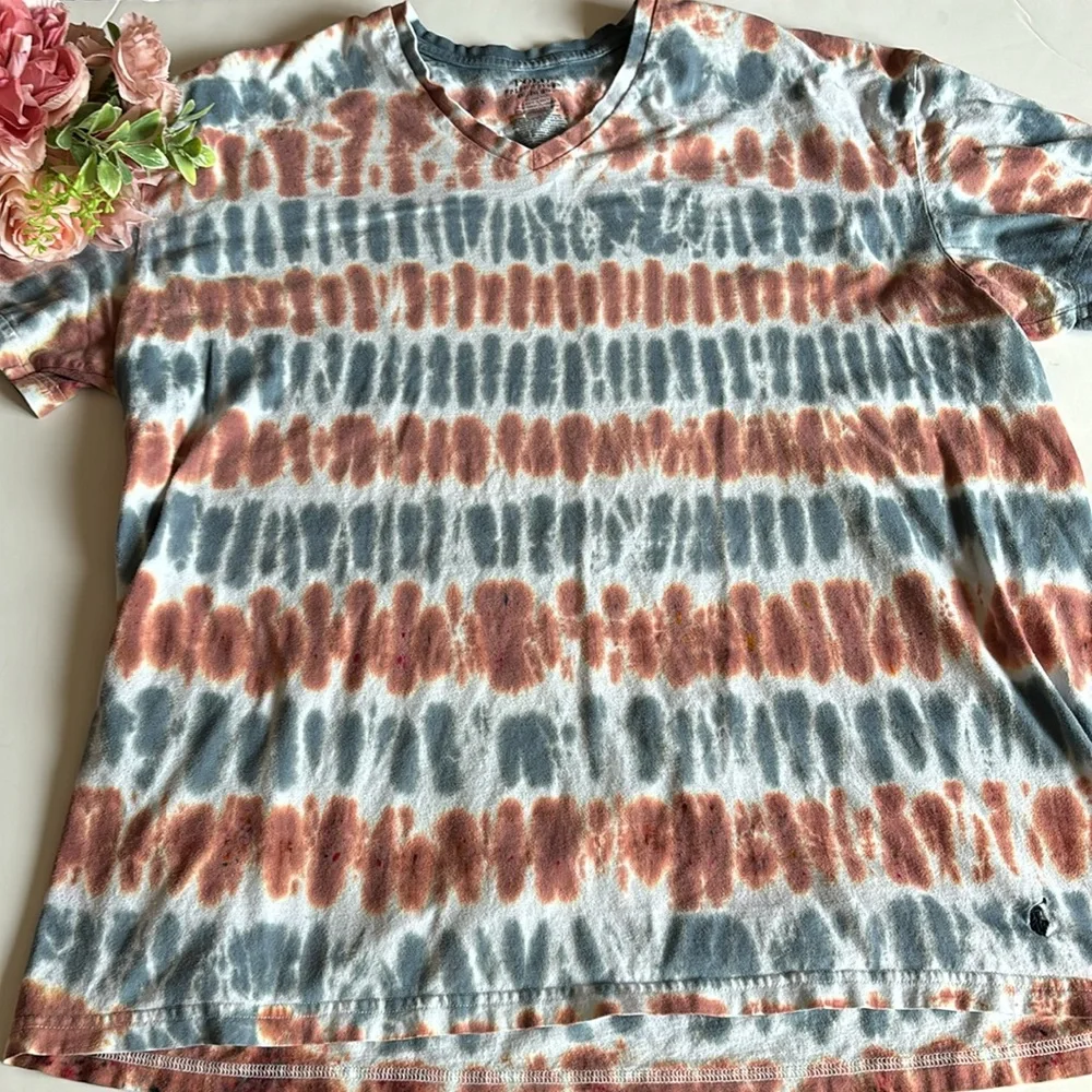 Polo V neck Tie Dye T Shirt 2XL MENS V NECK RED WHITE AND BLUE TUE DYE T